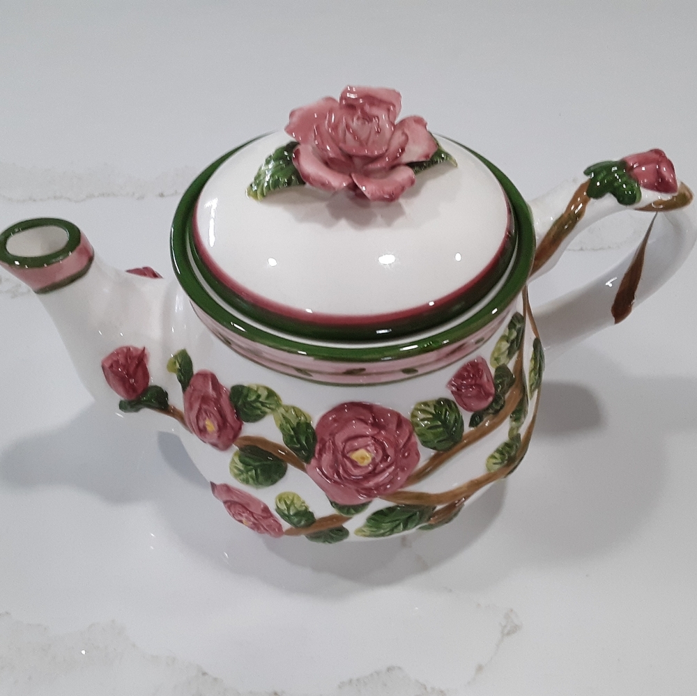 Harry and David Rose Tea Pot